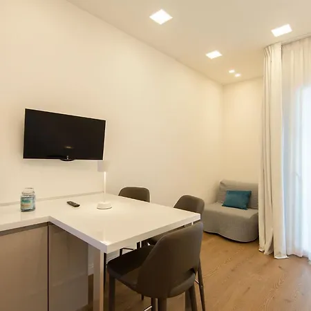 Luxury House Apartment *