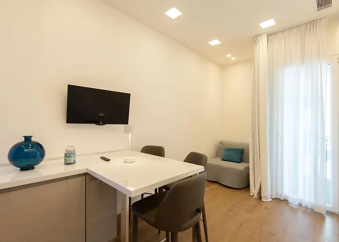 Luxury House Apartment *